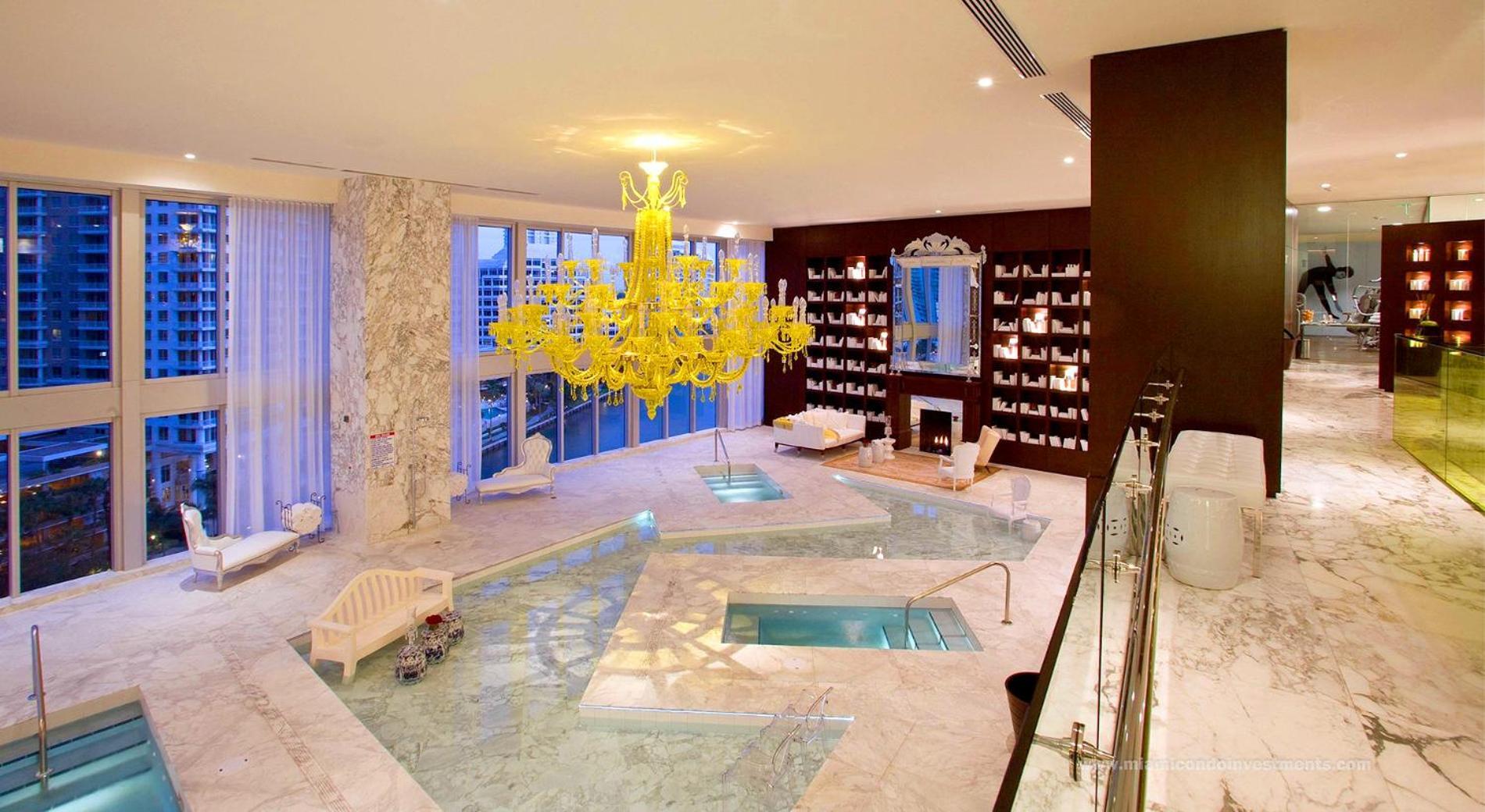 Sky-high Comfort! 49th Floor With Panoramic Views *
